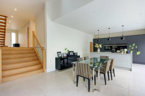 Kitchen/Dining Area