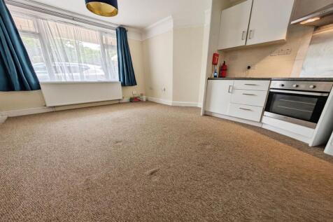 Bassett Heath Avenue, Southampton, SO16 photo 4