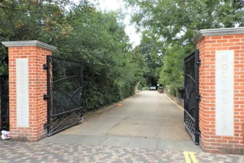 Holme Oaks Court
