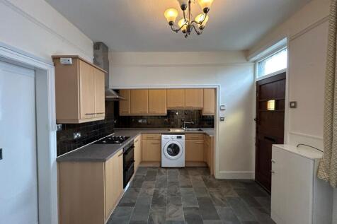 Amblerthorne, Birkenshaw, Bradford, West Yorkshire, BD11 photo 4
