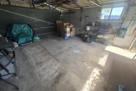 Garage 2.jpg