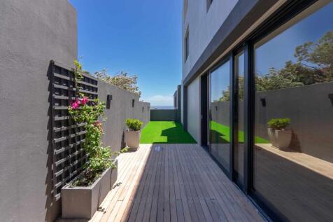 Outside Area off Flatlet.