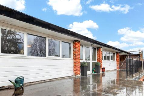 London Road, Twyford, Reading, Berkshire, RG10 photo 2