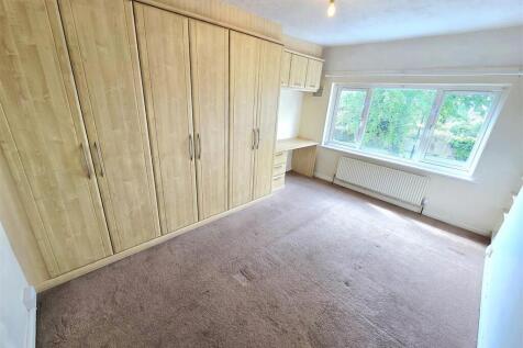 Whitton Avenue East, Greenford photo 4