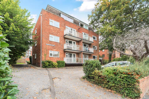 Southampton, SO17 - property photo