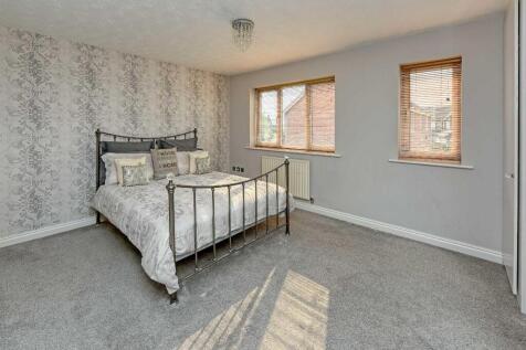 23 Penkside, Coven photo 5