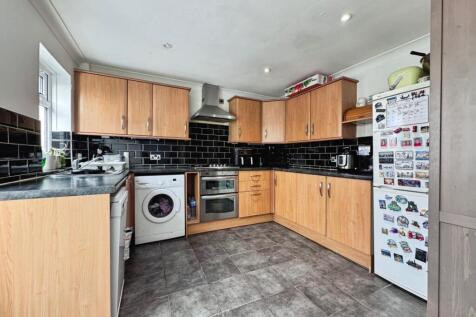 Spruce Hill, Harlow, Essex, CM18 photo 3
