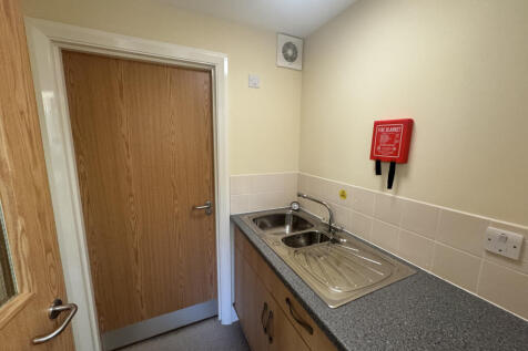 Office to rent Image 3