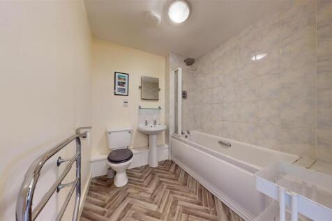 23 soudrey - bathroom.jpg