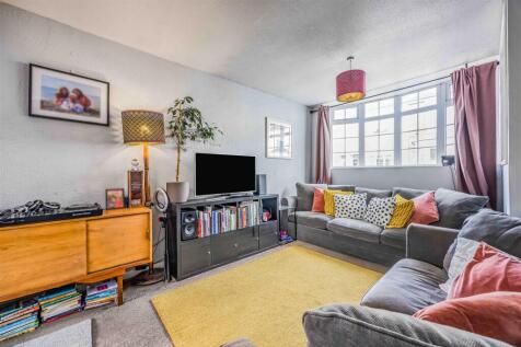 153 Landguard Road, Southsea-Small-PorticoMarketin