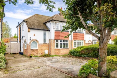 Warlingham, CR6 - property photo