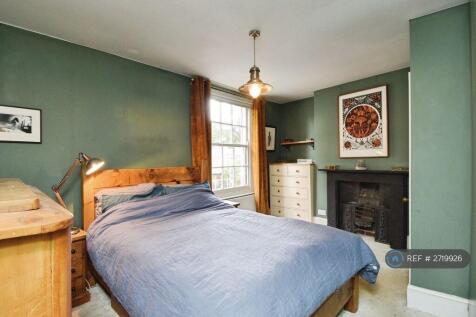 Bedroom 1 (Master Bedroom)