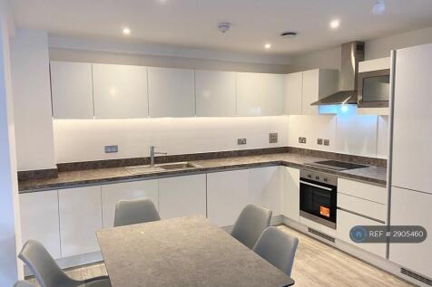 2-bed flat on Middlewood Plaza, Salford, M5, £1,495/mo