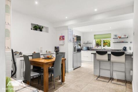 Harlow, CM18 - property photo