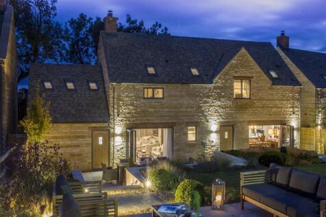 twilight rear ele 3 velux.jpg