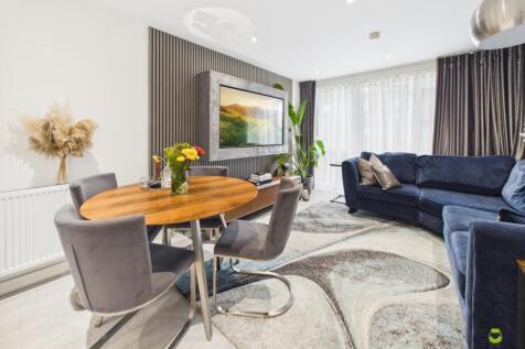 Presented by Clinton at EweMove Bexleyheath and Da