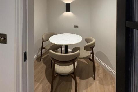 Office to rent Image 11