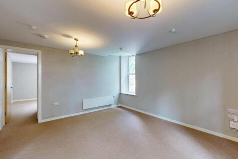 Flat 5, Low Wood, 46 Clarence Road, Horsforth, Leeds, West Yorkshire photo 4