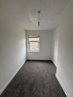 Knowles Hill Road, Dewsbury, West Yorkshire, WF13 photo 5