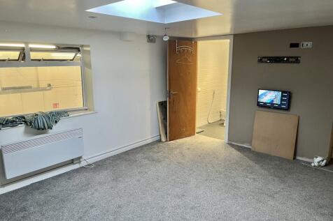 2A Tomo Office 2.jpg