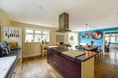 Kitchen / Breakfast / Dining