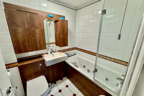 Main home Family Bathroom