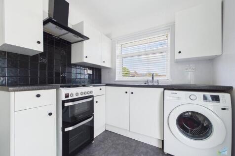 Caldicott Avenue, Bromborough photo 4