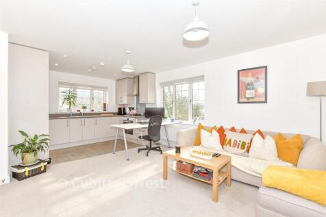 Lounge/Kitchen