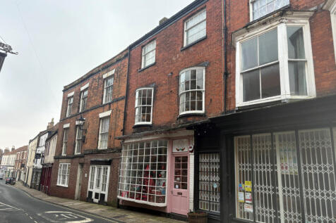 Two bedroom second floor apartment - For sale by 