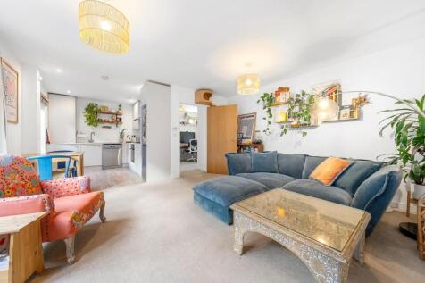 Open Plan Reception (2).JPG