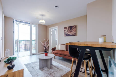 Lounge / Dining