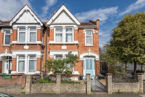 Peterborough Road, E10