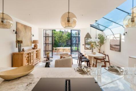 Kitchen/ Dining/ Family room 