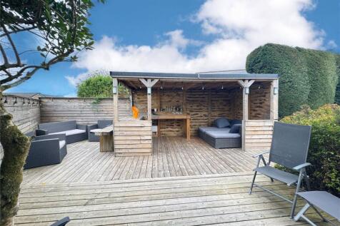 Decking &amp; Bar
