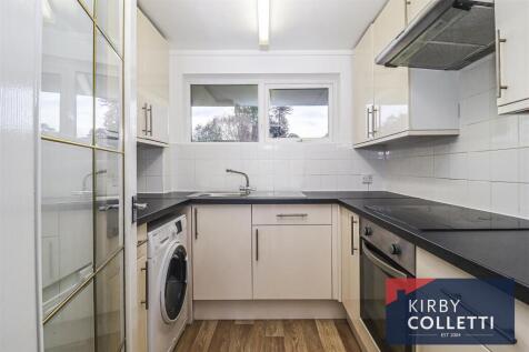 Ashleigh Court, Rawdon Drive, Hoddesdon photo 4