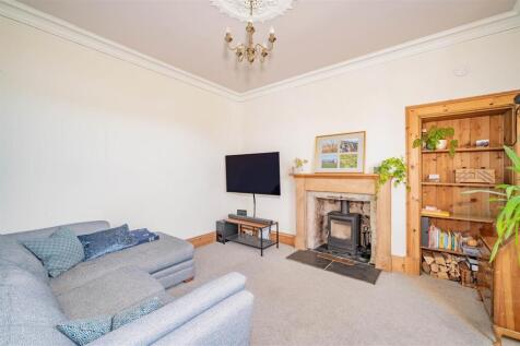 2 Gordon Park Kirriemuir-3.jpg