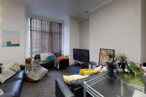 7-bed house on Brudenell Avenue, Hyde Park, Leeds LS6 1HD, £3,465/mo