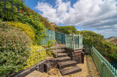 Tiered Rear Garden &amp; Raised Decked Dining Area