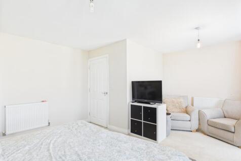 CAM02313G0-PR0081-STILL007