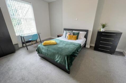 7-bed semi-detached on Arundel Avenue, L17 3BY, , £715/mo