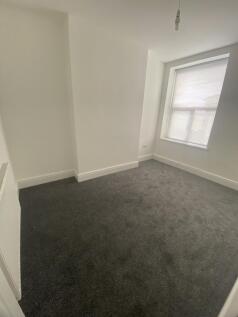 Flat A, Princes Avenue, Caerphilly, Caerphilly County Borough photo 4
