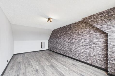 CAM03185G0-PR0111-STILL021