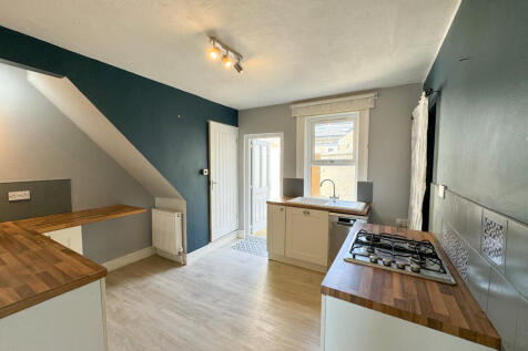 Cheveley Road Newmarket photo 4