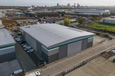 DC1 Everest Logistics Park Croydon 067.jpg