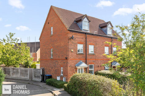 Waltham Abbey, EN9 - property photo