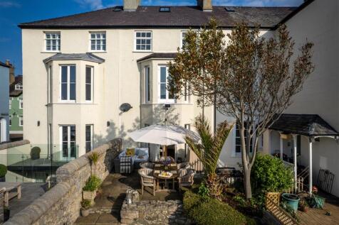 Exterior - 2 Bulkeley Terrace, Beaumaris-6.jpg