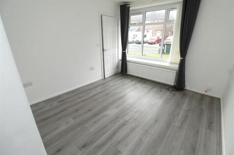 Living Room1.JPG