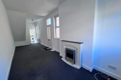 125a Breedon lounge.jpg