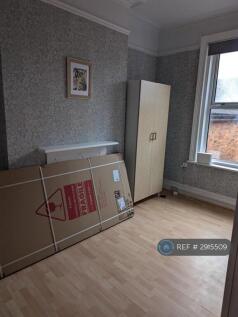 Ensuite Room-Bed Available To Place