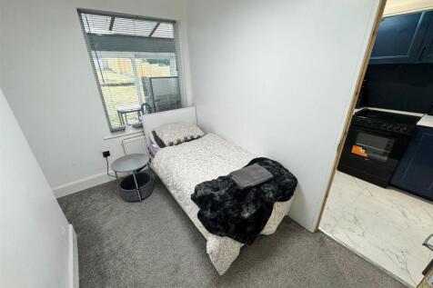 BEDROOM (GROUND FLOOR)